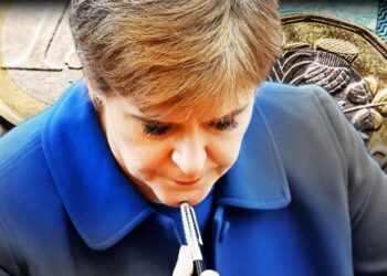 Nicola Sturgeon handed brutal warning as independent Scotland WOULD face currency crisis | Politics | News