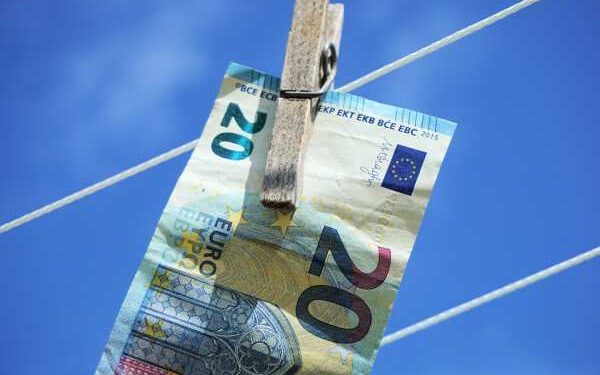 EUR/USD Price Forecast – Euro Hits Brick Wall Again