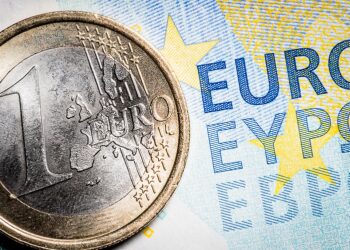 EUR/USD flirts with weekly top around 1.1340 area amid subdued trading action