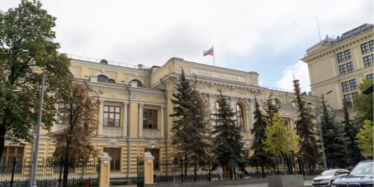 Russian Banks Told to Track Crypto-Related Transactions Amid Currency Restrictions – Finance Bitcoin News