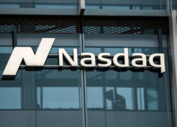 Nasdaq 100 Breaks Lower Despite Tesla Earnings Foothold, Dollar Rebounds Ahead of PMIs