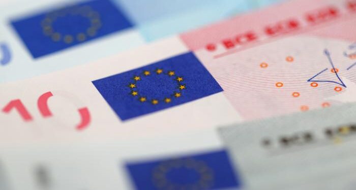 EUR/USD Tumbles Below 1.05 Following Key ECB Forum