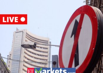 Sensex Today: STOCK MARKET HIGHLIGHTS: Bears take over D-St as Sensex tanks 861 points; Nifty below 17,350; Tech Mahindra tumbles 5%; Infosys 4%
