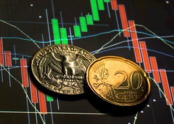 EUR/USD remains under pressure after short-lived rebound