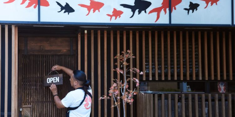 Weak yen to boost travel; no full rebound without China