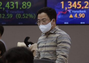 Stocks end lower on Wall Street as tech weighs down Nasdaq | Business