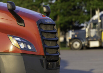 Borderlands: Exports of Mexican-made trucks jump 25% in October