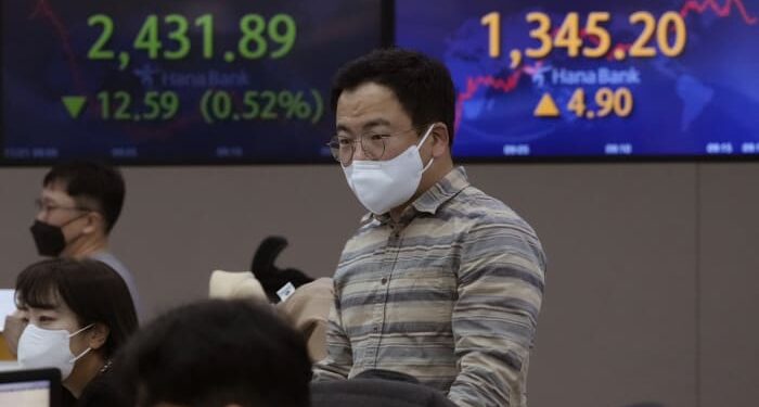 Asian stocks down after Wall St weekly loss on rate fears