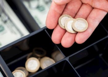EUR/USD trades sideways and lacks clear signals