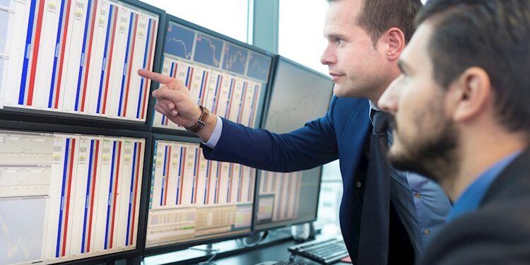 Trading opportunities for Bitcoin, EUR/USD, EUR/CAD, USD/JPY, EUR/JPY, Crude and Gold [Video]