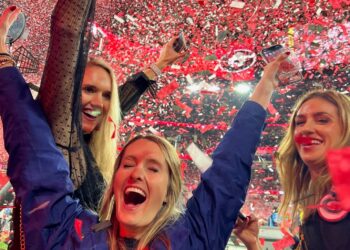 Georgia Brokers Trek Across Country To Cheer On Bulldogs