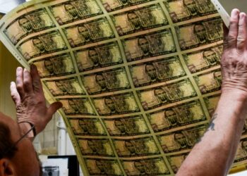 Why There Could Be Trouble Ahead for the Greenback