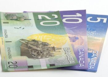 USD/CAD Breaks Down as Oil Soars, Trendline Support at Risk
