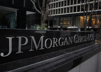 SEC fines JPMorgan broker for deleting millions of emails