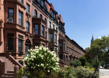 Proposed City Council bill would force landlords to pay broker fees • Brooklyn Paper