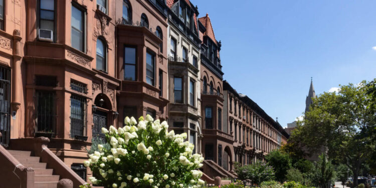 Proposed City Council bill would force landlords to pay broker fees • Brooklyn Paper