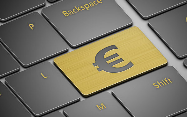 EUR/USD climbs as key US inflation gauge ticks lower