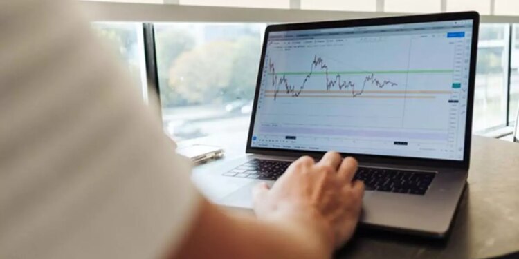 How to Choose the Best Broker for Options Trading in India?
