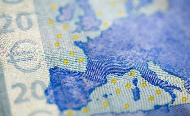 EUR/USD Consolidates Around 1.0810 as Powell’s Speech Influences Market Sentiment