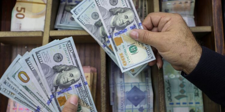 US current account deficit narrows in second quarter