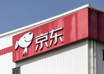 JD.com Sinks to Record Low as Wall Street Brokers Turn Bearish