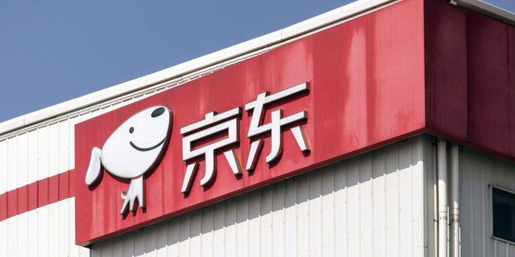 JD.com Sinks to Record Low as Wall Street Brokers Turn Bearish