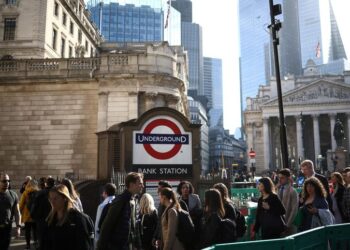BoE’s Bailey says he’s puzzled by stubborn pay growth in UK -October 14, 2023 at 12:00 pm EDT