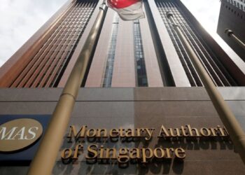 MAS keeps monetary policy unchanged, expects Singapore’s economy to ‘improve gradually’ next year