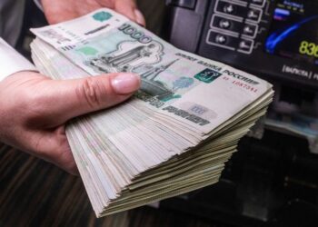 Reversing course, Bank of Russia endorses new currency controls -October 12, 2023 at 08:54 am EDT