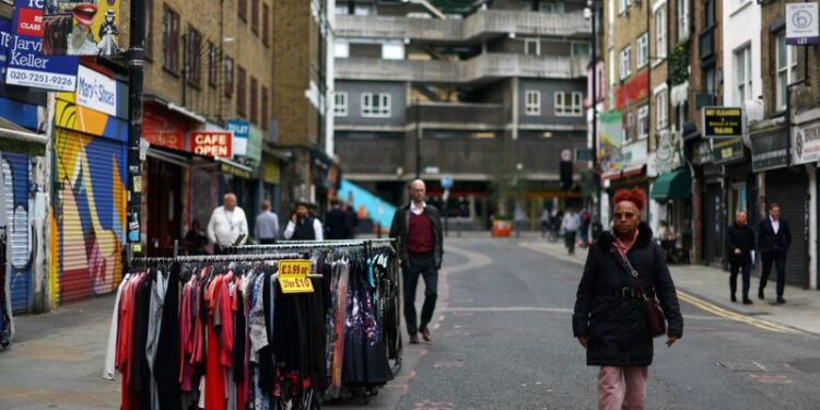 Inflation to dog world economy next year, postponing rate cut calls – Reuters poll -October 27, 2023 at 06:42 am EDT