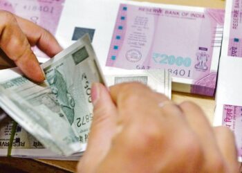 Rupee gains 5 paise to 83.22 against US dollar in early trade