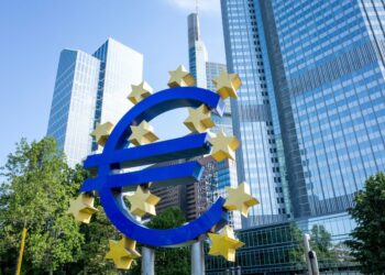 EUR/USD shrugs as ECB holds rates