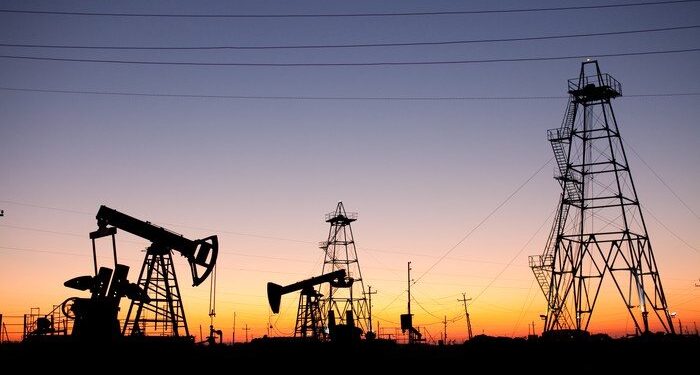 Oil Slides on US-Venezuela Deal and OPEC Silence on Embargo Calls
