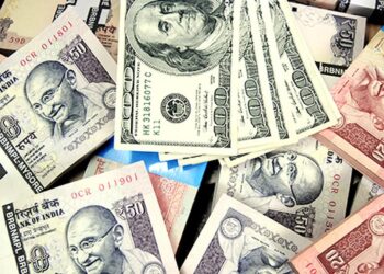 Rupee rises 3 paise in early trade