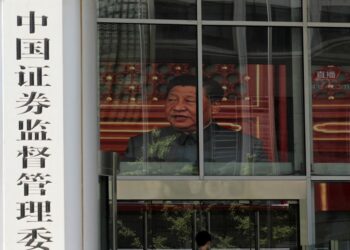 China bans new offshore brokerage accounts in capital control move