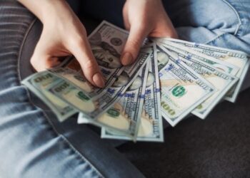Kurs EUR/USD może sięgnąć parytetu! Wojna i obligacje sprzyjają dolarowi!