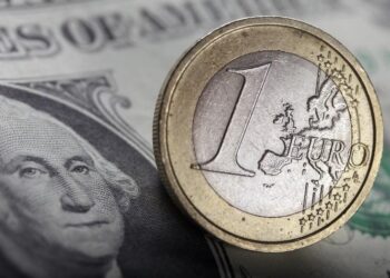 EUR/USD reste sous pression face aux tensions géopolitiques, discours de Powell en vue Par Investing.com