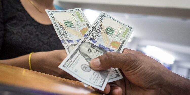 Junta Shutters Myanmar Currency Exchanges in ‘Futile’ Bid to Prop Up Economy Grip