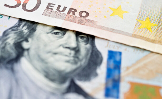EUR/USD Weekly Price Forecast – Euro Gives Up Early Gains for the Week