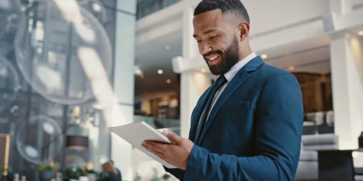 Brokers name 2 ASX growth shares to buy in November