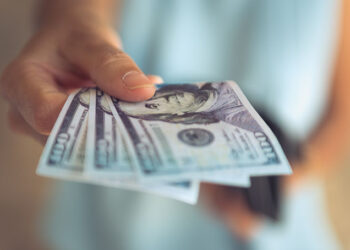 EUR/USD Forecast: Volatility Amid Inflation Surprises