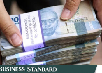 Asia’s last holdout against strong dollar falls