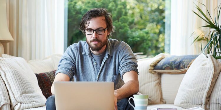 Here’s Your 3-Point Brokerage Account End-of-Year Checklist to Set Yourself Up for Success in 2024