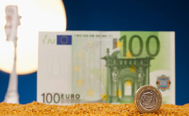 EUR/USD: Regains Traction But Recovery Faces Strong Headwinds