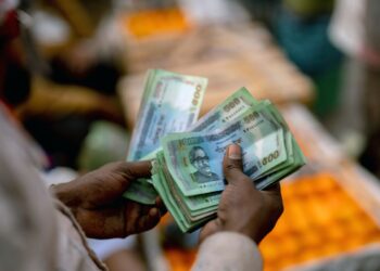 Bangladesh Plans ‘Crawling’ Peg Instead of Floating Currency