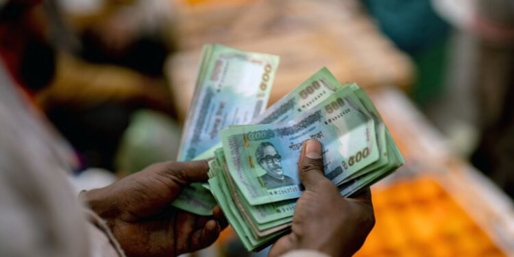 Bangladesh Plans ‘Crawling’ Peg Instead of Floating Currency