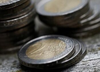 Gold Closes Lower on a Steady Dollar and Mixed Treasuries -January 22, 2024 at 02:09 pm EST
