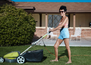The Secret Broker: Then I saw her shorts… now I want to leave her!