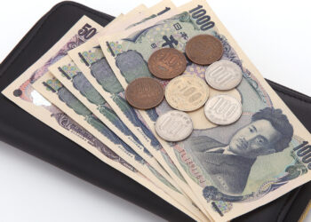 Using and Exchanging Money in Japan