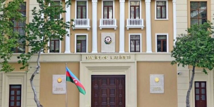 Azerbaijani Cabinet of Ministers decides FX resources, national currency
